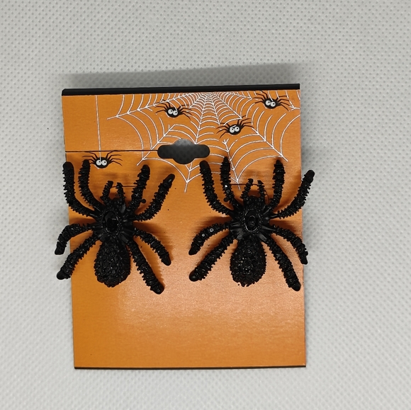 NWT Black Spider Earrings - Picture 1 of 3